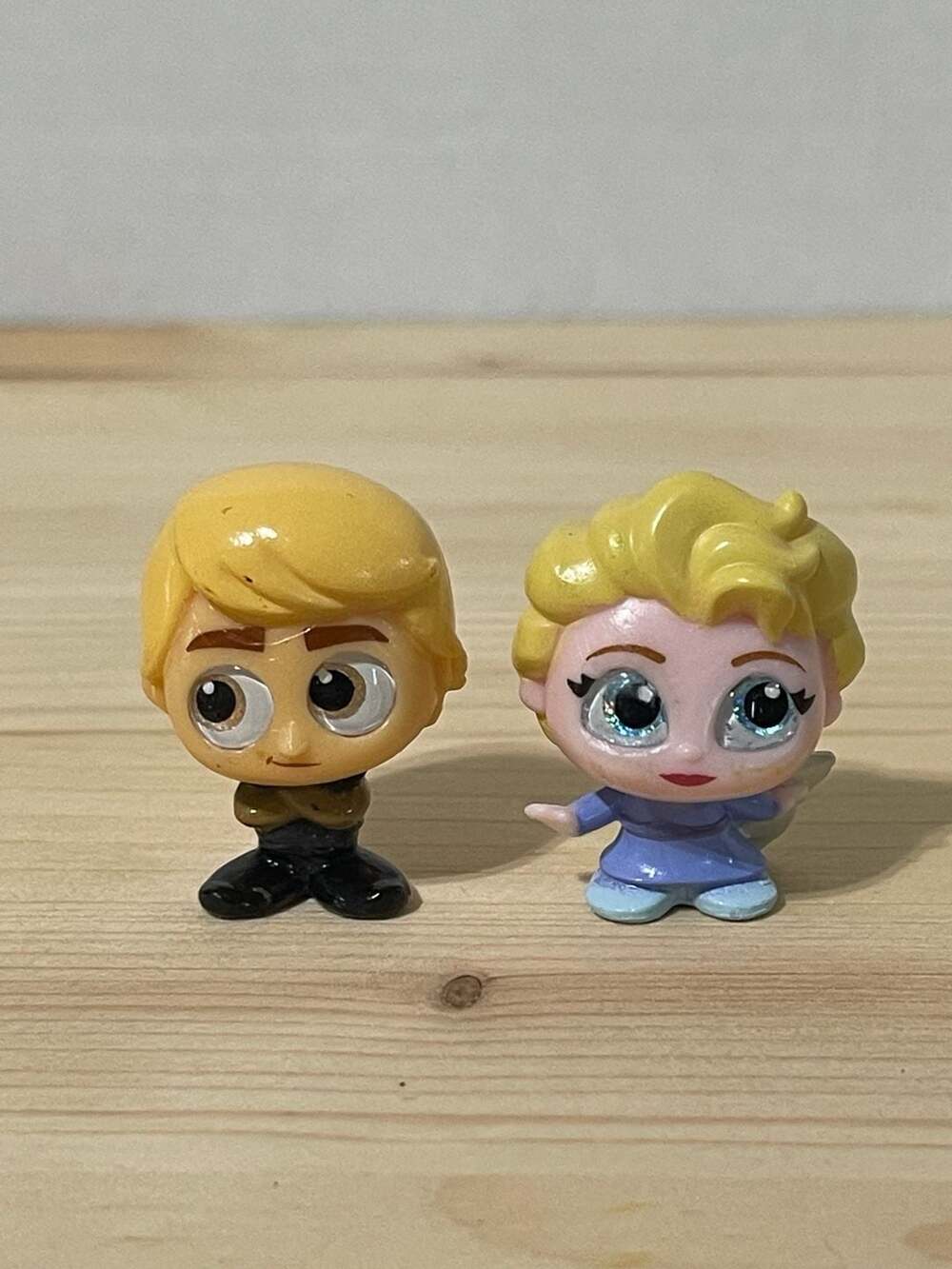 Disney Doorables Series 4 Kristoff and Elsa Mini Figures Set